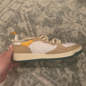 Oncept shoes NEVER worn!